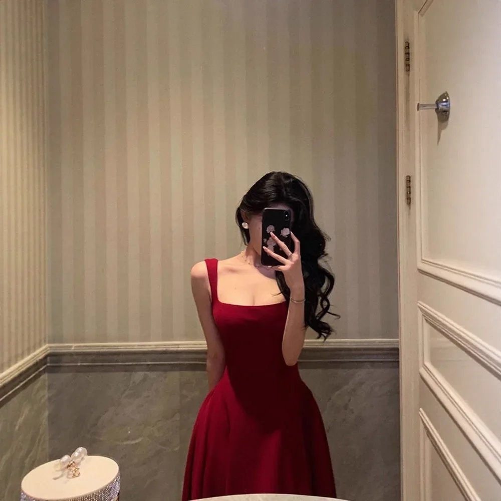 Elegant French Style Hepburn Red Dress Summer New Waist Cinching Slimming Pleated A- Line Long Skirt Knee-Length Sleeveless