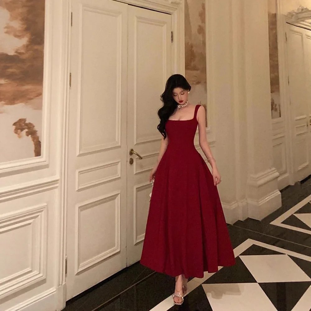 Elegant French Style Hepburn Red Dress Summer New Waist Cinching Slimming Pleated A- Line Long Skirt Knee-Length Sleeveless