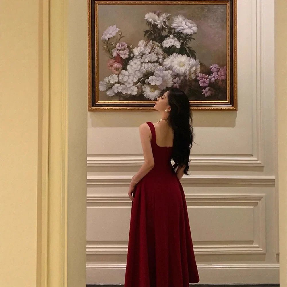 Elegant French Style Hepburn Red Dress Summer New Waist Cinching Slimming Pleated A- Line Long Skirt Knee-Length Sleeveless