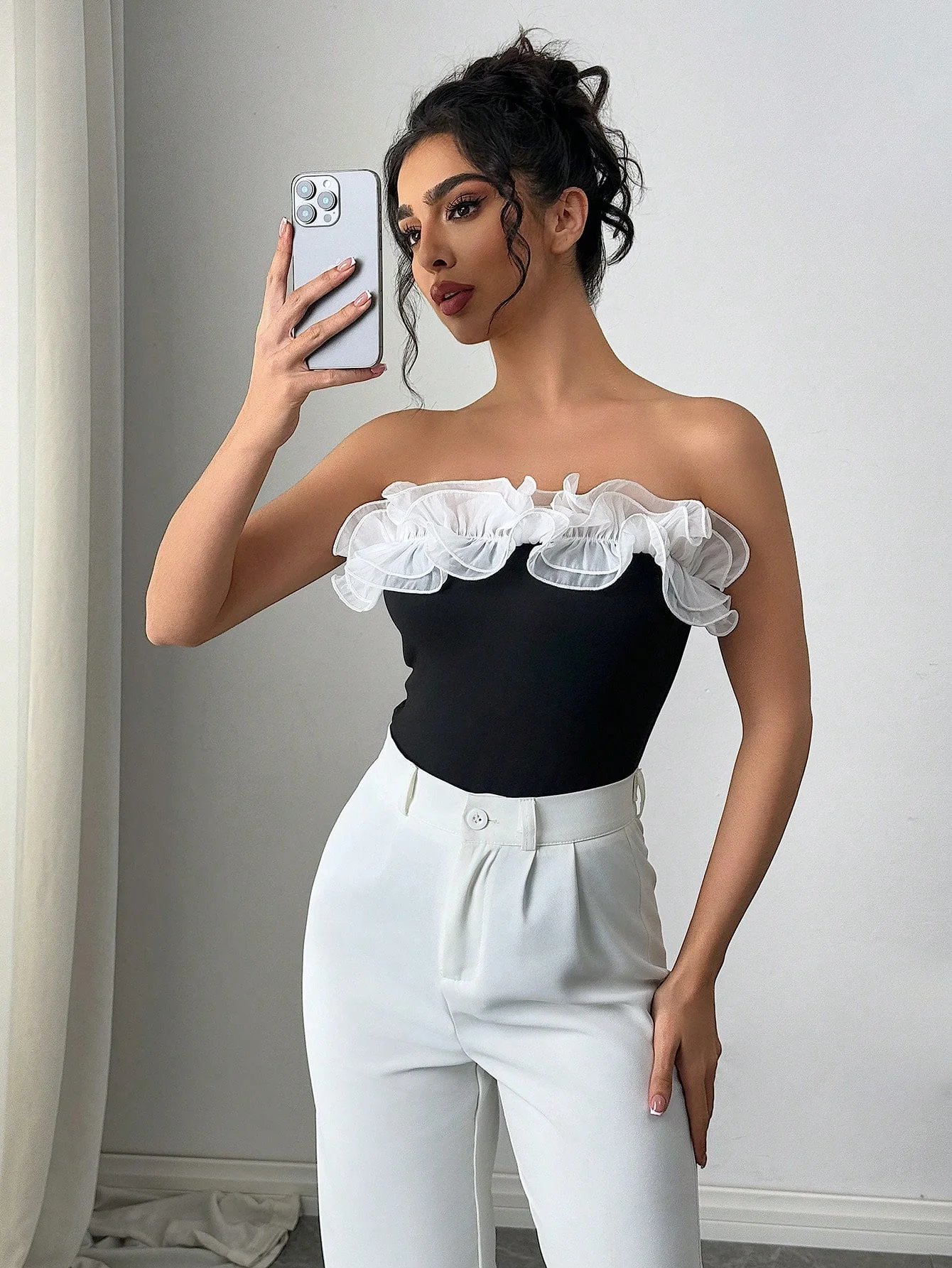 Female elegant simple date party holiday exaggerated three-dimensional flounder black and white tight bodice with breast One-pie Female elegant simple date party holiday exaggerated three-dimensional flounder black and white tight bodice with breast One-pie