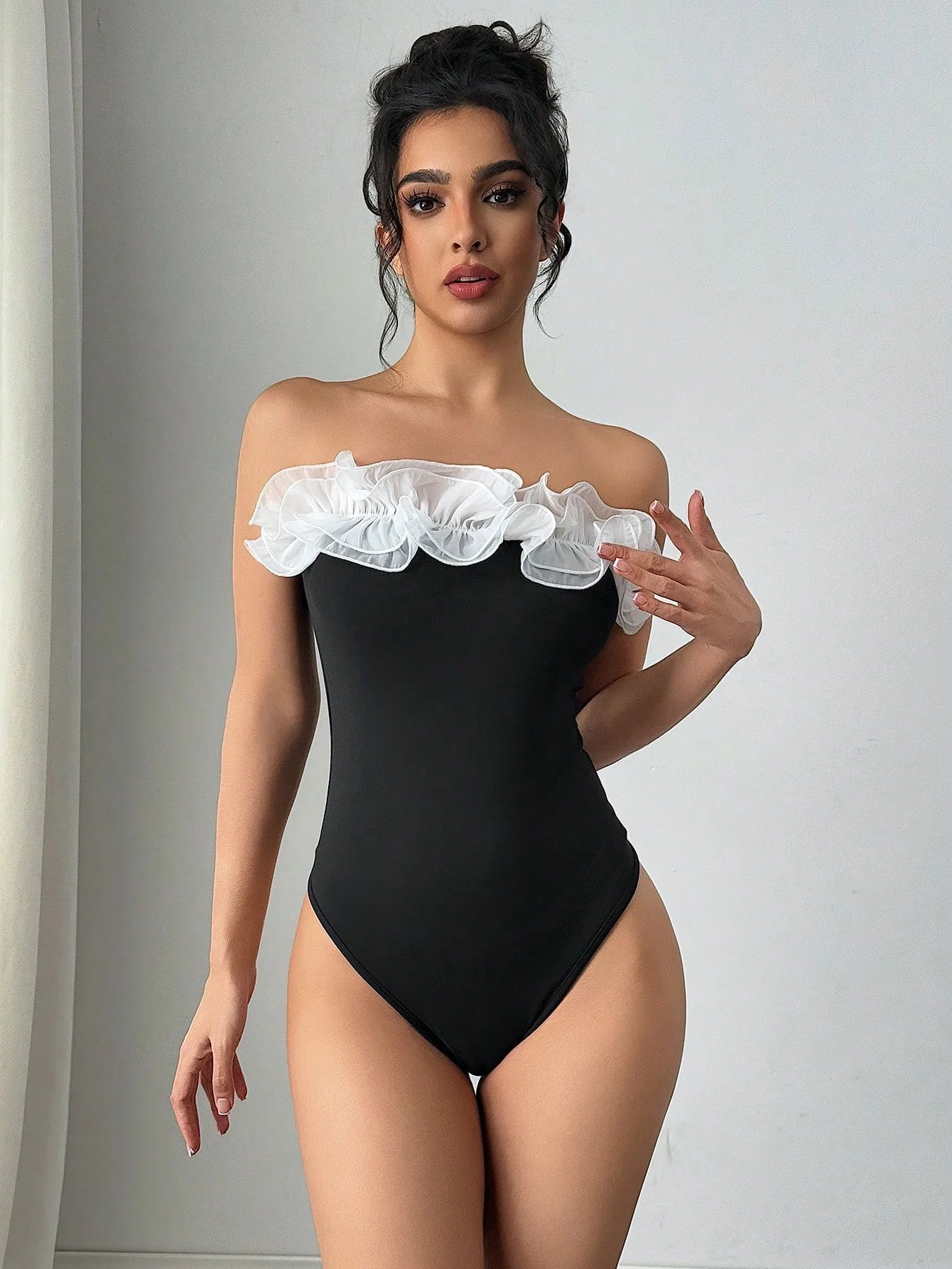 18776-2tedzw.png Female elegant simple date party holiday exaggerated three-dimensional flounder black and white tight bodice with breast One-pie - Image 1