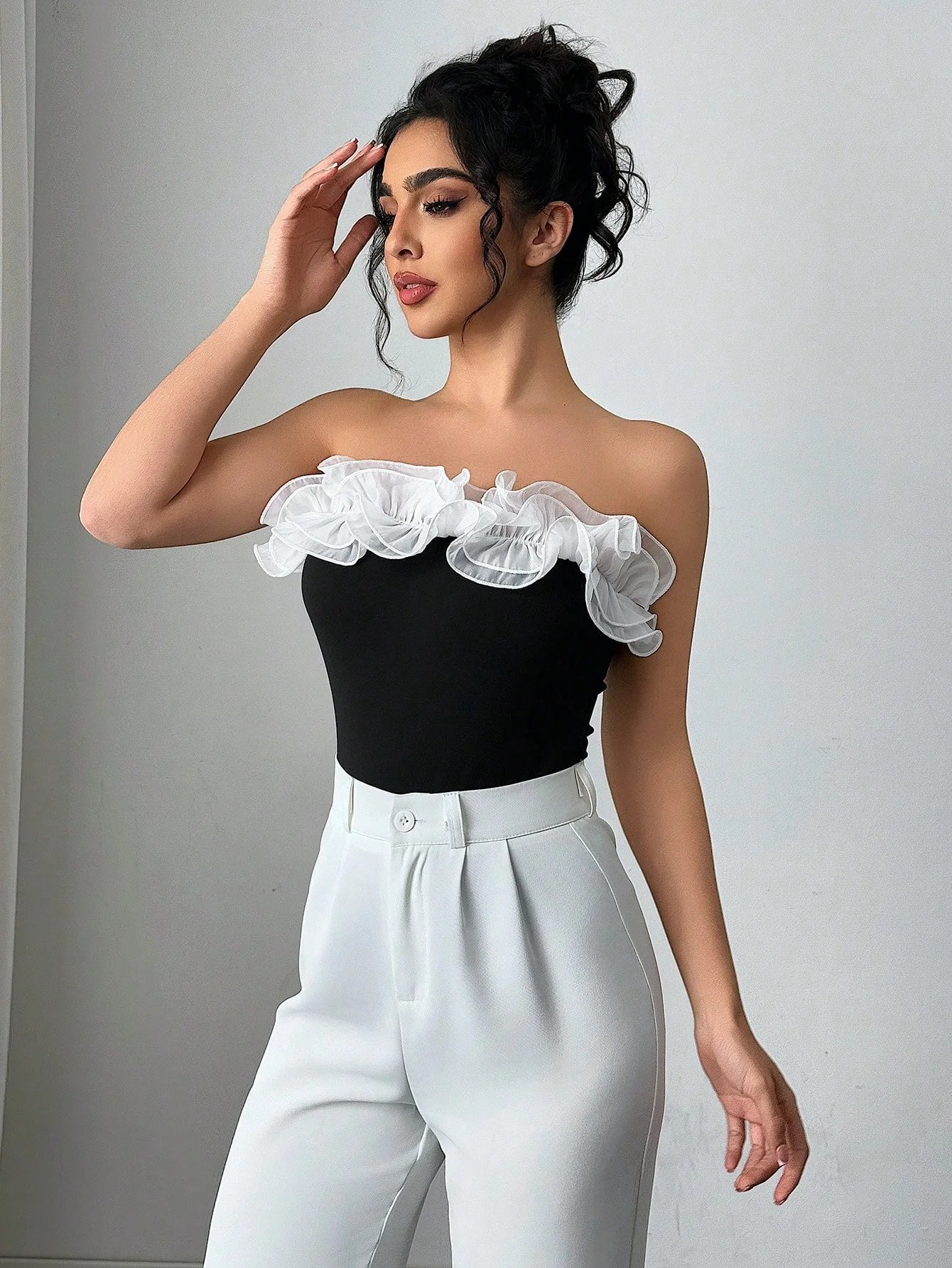 Female elegant simple date party holiday exaggerated three-dimensional flounder black and white tight bodice with breast One-pie Female elegant simple date party holiday exaggerated three-dimensional flounder black and white tight bodice with breast One-pie