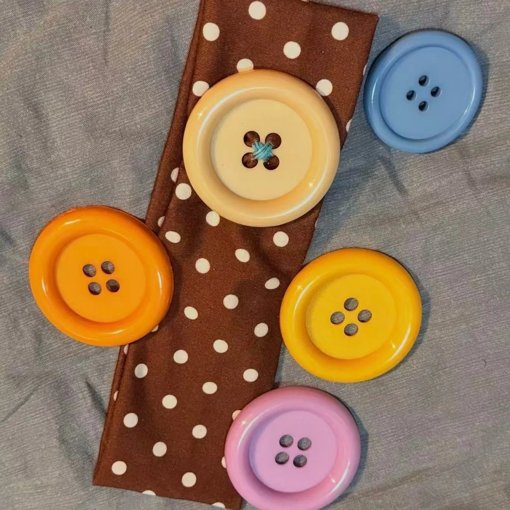 Y2K Subculture Large Button Polka Dot Headband Photography Dressing Yoga Going Out on the Street INS Decoration Accessories Y2K Subculture Large Button Polka Dot Headband Photography Dressing Yoga Going Out on the Street INS Decoration Accessories