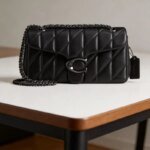 2026 model high-end chain shoulder bag, featuring a diamond pattern design, an extremely fashionable bag. - Image 6