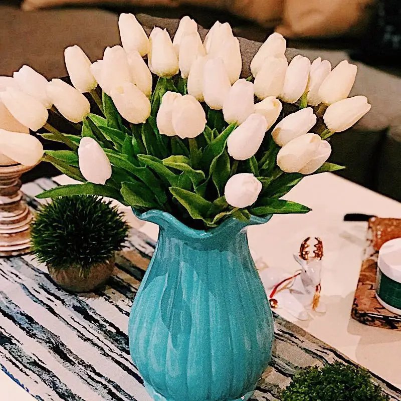 10PCS Tulip Artificial Flower Real Touch Artificial Bouquet PE Fake Flower for Wedding Decoration Flowers Home Garden Decor 10PCS Tulip Artificial Flower Real Touch Artificial Bouquet PE Fake Flower for Wedding Decoration Flowers Home Garden Decor